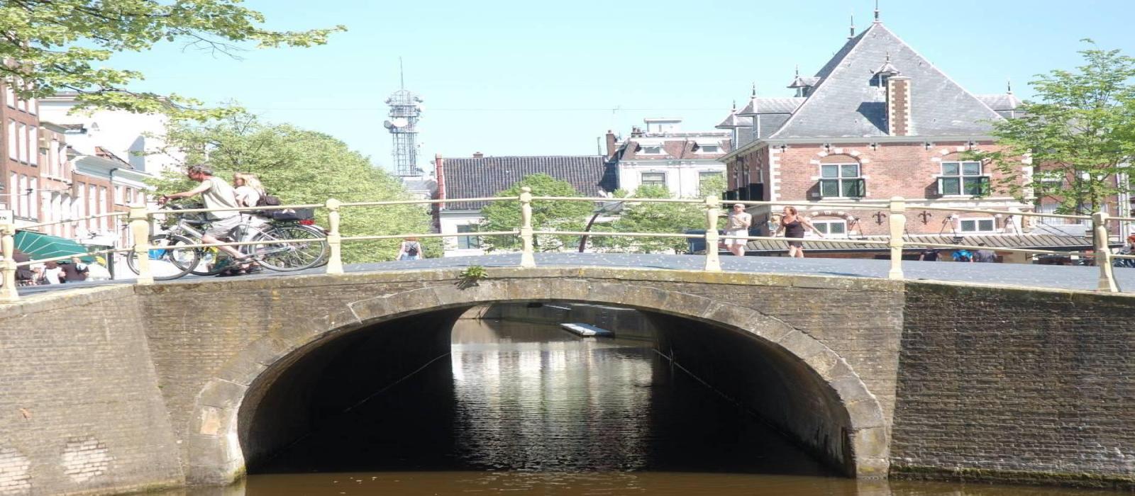 gracht-met-de-waag-3-(1)