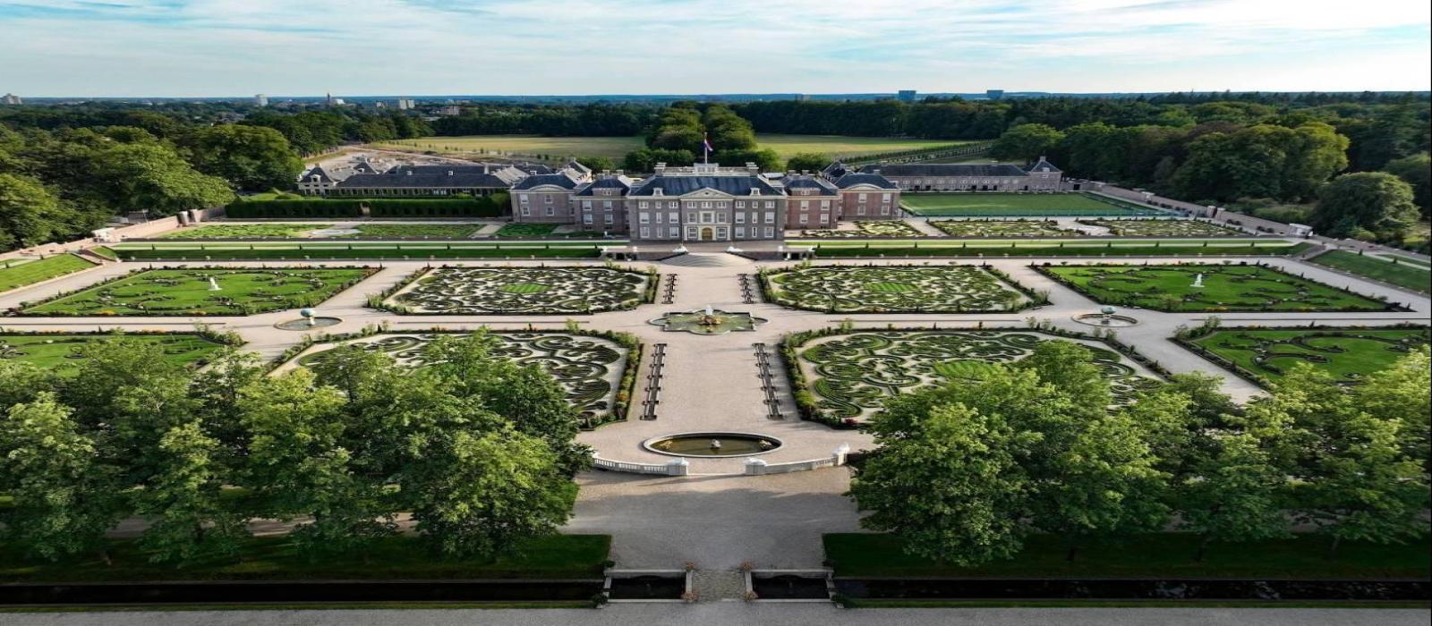 paleis-het-loo-vanuit-de-tuin-o.v.v.-foto-paleis-het-loo-4